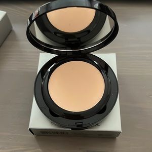 Laura Mercier Smooth Finish Powder